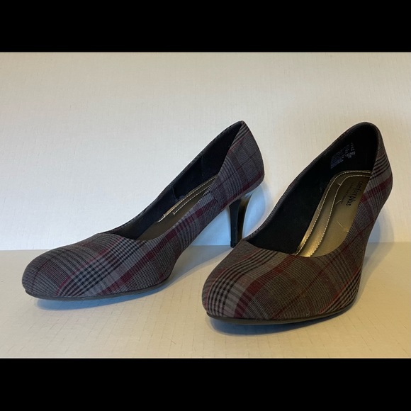 Heels - Picture 4 of 4